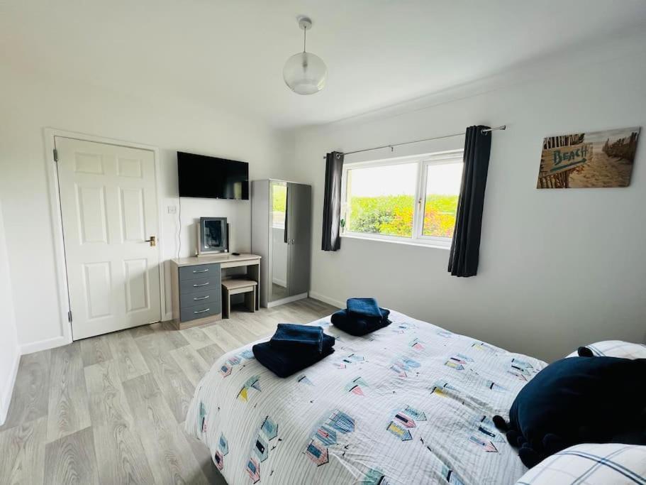 2 Bedroom Holiday Home In The Heart Of West Wales เซนต์เคลียร์ส ภายนอก รูปภาพ